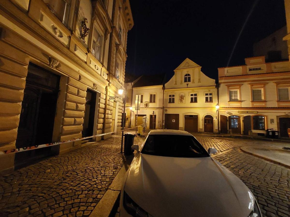 Byt 2+Kk Na Velkem Namesti Hradec Králové Exteriör bild