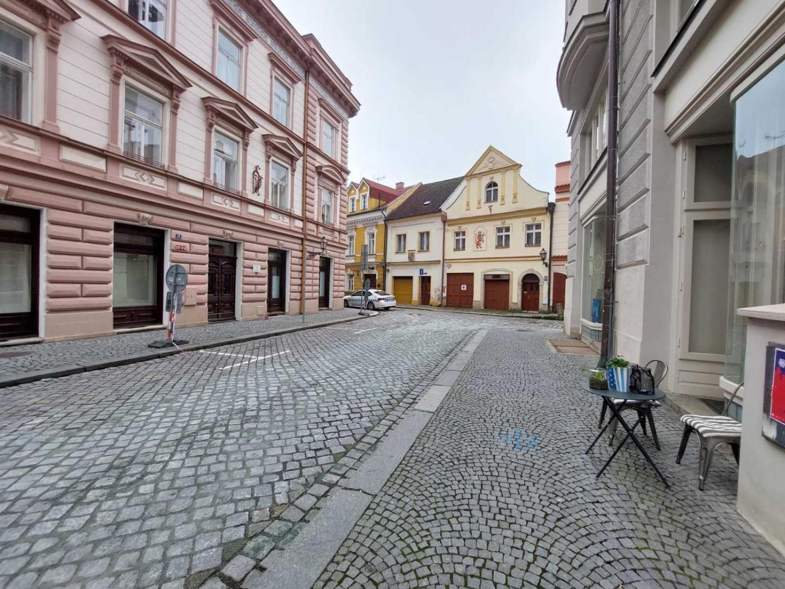 Byt 2+Kk Na Velkem Namesti Hradec Králové Exteriör bild